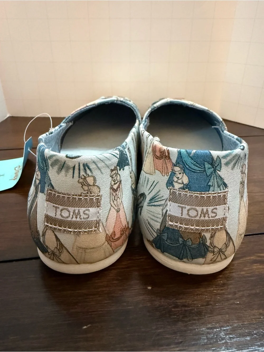 RARE! NEW TOMS Disney Classic Canvas Slip On Womens Blue Cinderella US Size 6